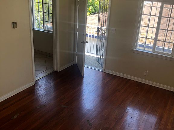 3rd image of 2125 S Beverly Glen Blvd #21271/2