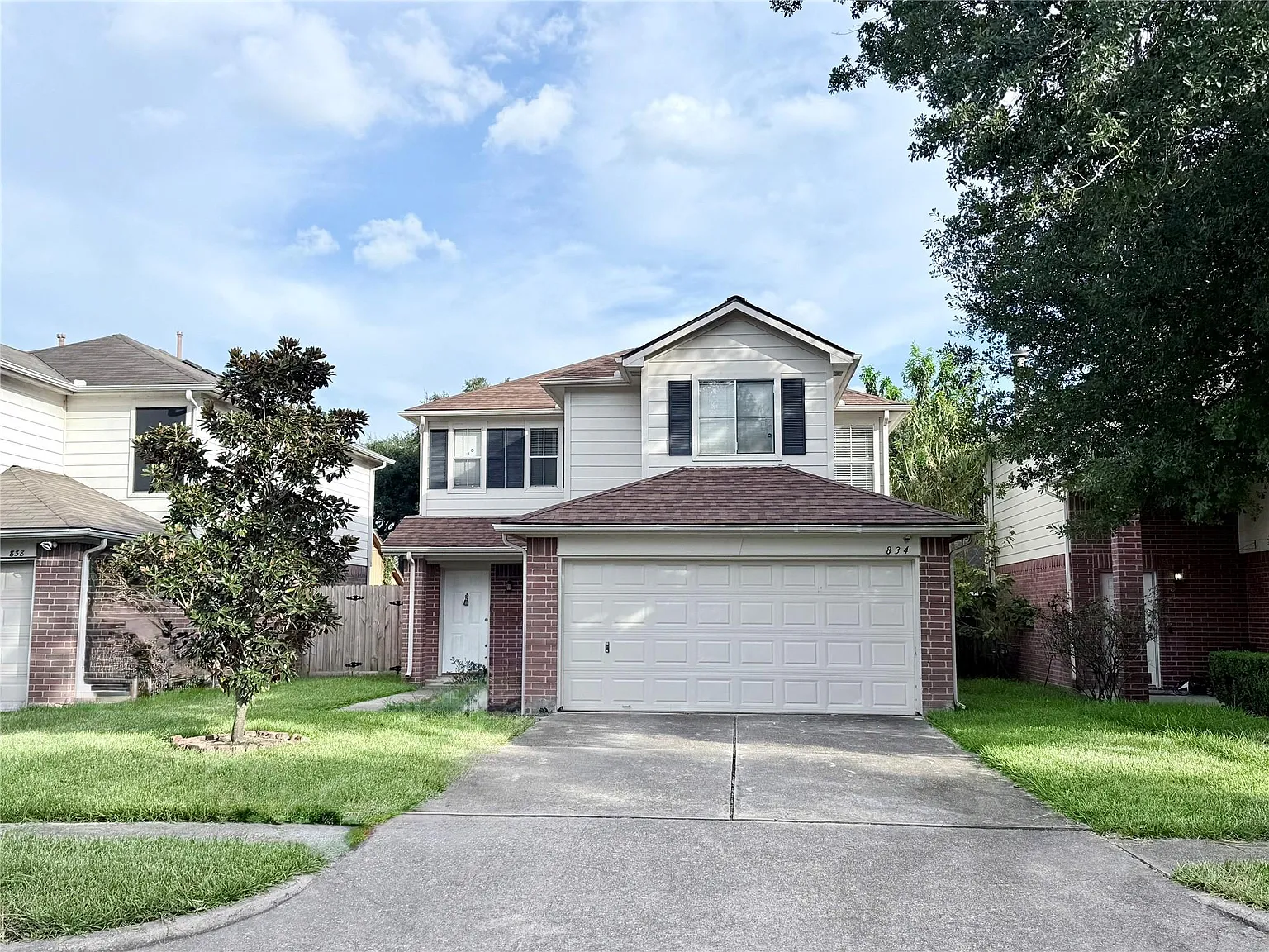 4 bed, 2.5 bath, 1696 sqft, $2,300 — Photo 1