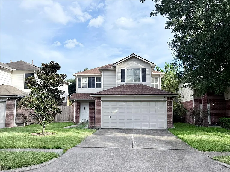 834 Oak West Dr — Photo 1