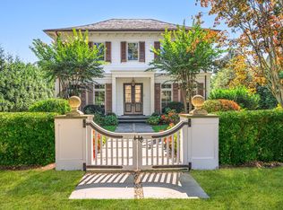 30 Huntting St, Southampton, NY 11968