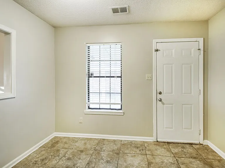 6763 Ashland Dr — Photo 6