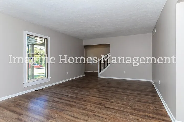 4 bed, 2.5 bath, 1927 sqft, $2,695 — Photo 4