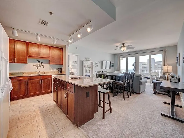9860 Thomas South Dr S #711 — Photo 2