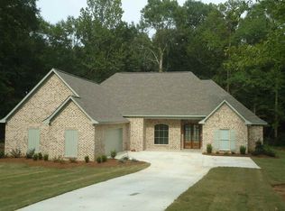 1012 Country Acres Ln, Hazlehurst, MS 39083