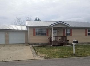 131 Berry Ln, Hustonville, KY 40437