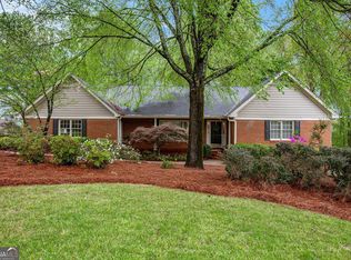 1235 Saint Ives Ct, Suwanee, GA 30024