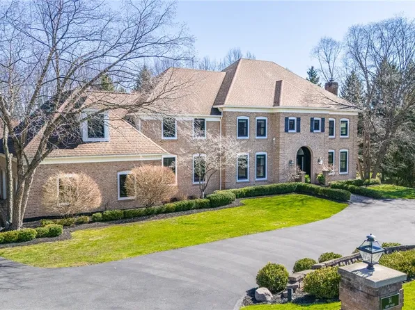14 Abbey Woods, Pittsford, NY 14534