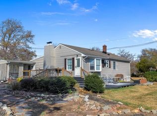 17 Rivercrest Dr, Piscataway, NJ 08854
