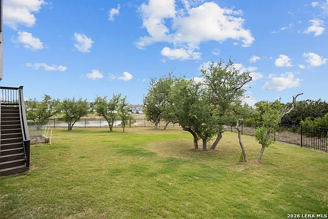 5 bed, 4.0 bath, 3774 sqft, $4,500 — Photo 3