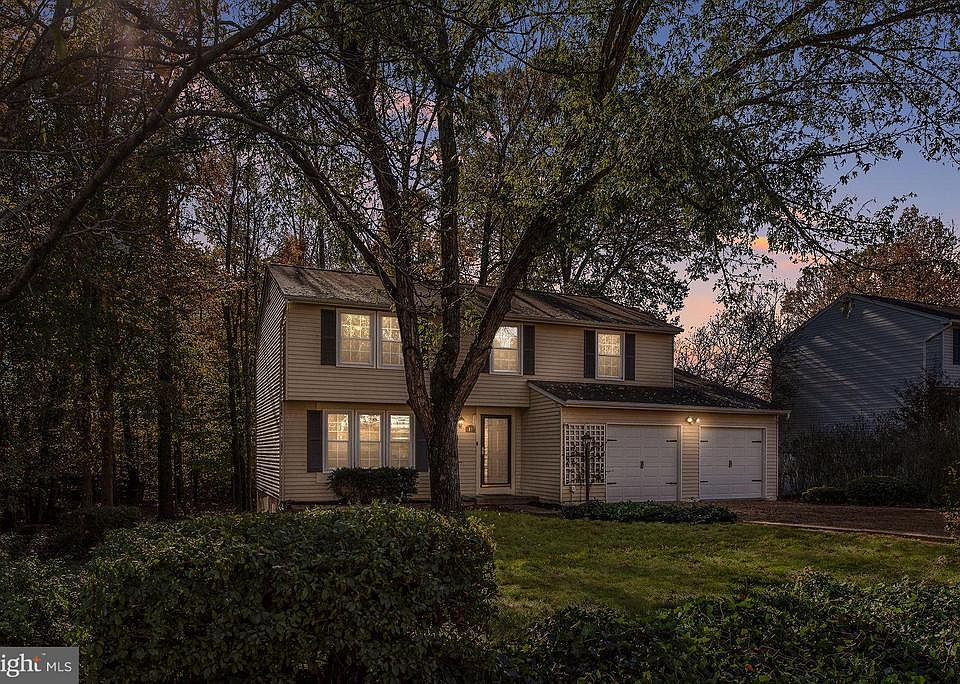 Immaculatel Colonial for you to call home!