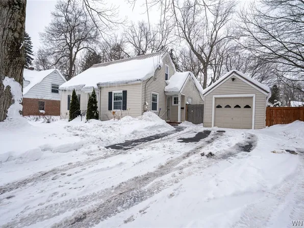 28 Robert St, Hamburg, NY 14075
