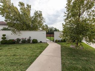 806 N Woodridge Dr, Wichita, KS 67206