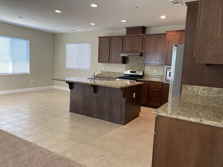 2600 Whitehorse Way — Photo 7