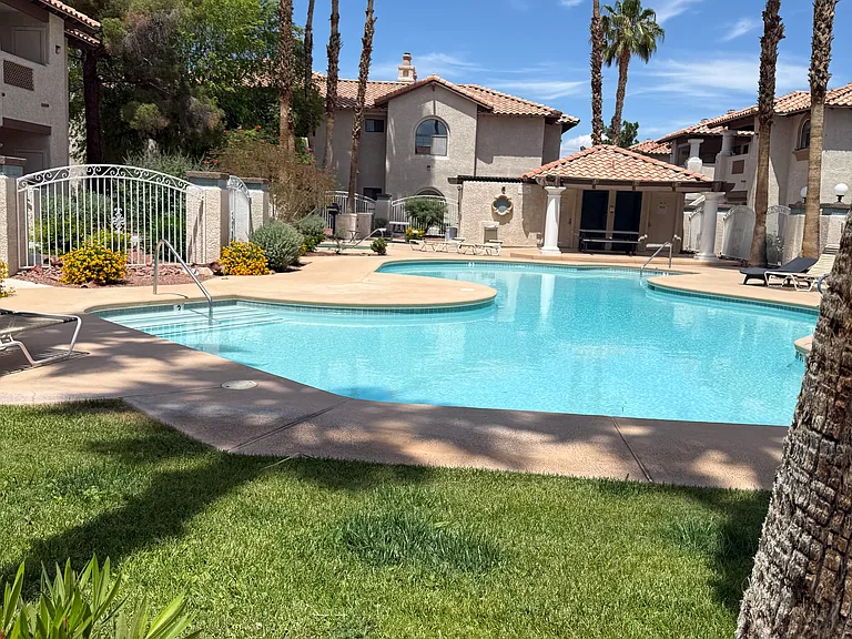 1417 Santa Margarita St — Photo 18