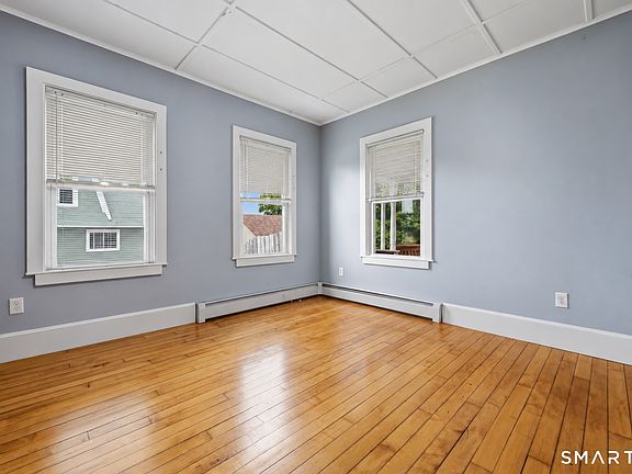 5th image of 72 Baker Avenue