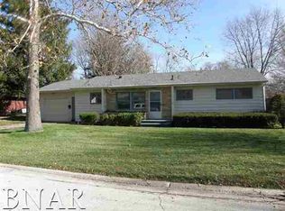 912 Reinthaler Rd, Bloomington, IL 61701