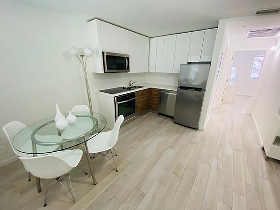 5th image of 818 15th St #203