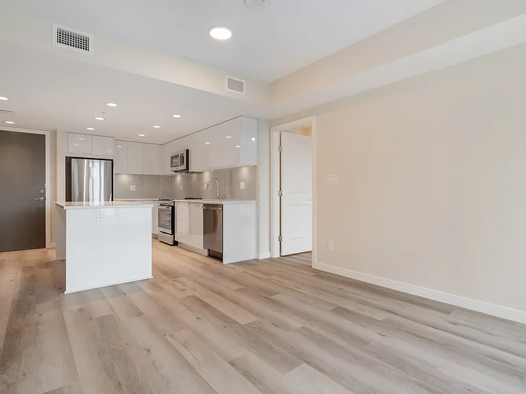 1182 Westwood St — Photo 123