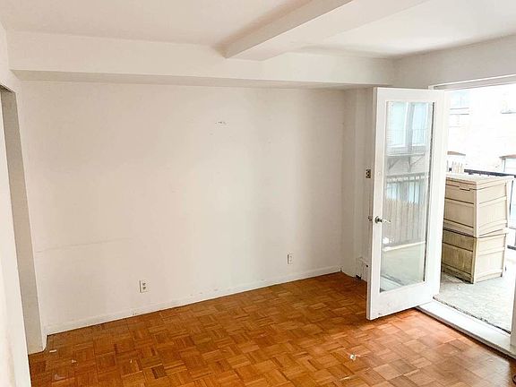 4th image of 52 E 13th St #E6