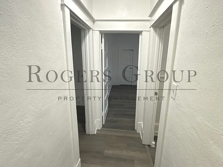402 E Montgomery St — Photo 6