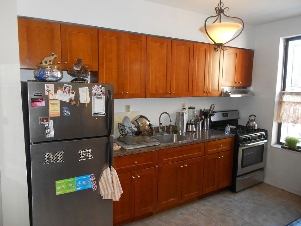 1st image of 114 7th Ave #2R