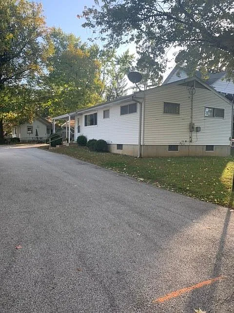 934 Baltimore Pl photo 1