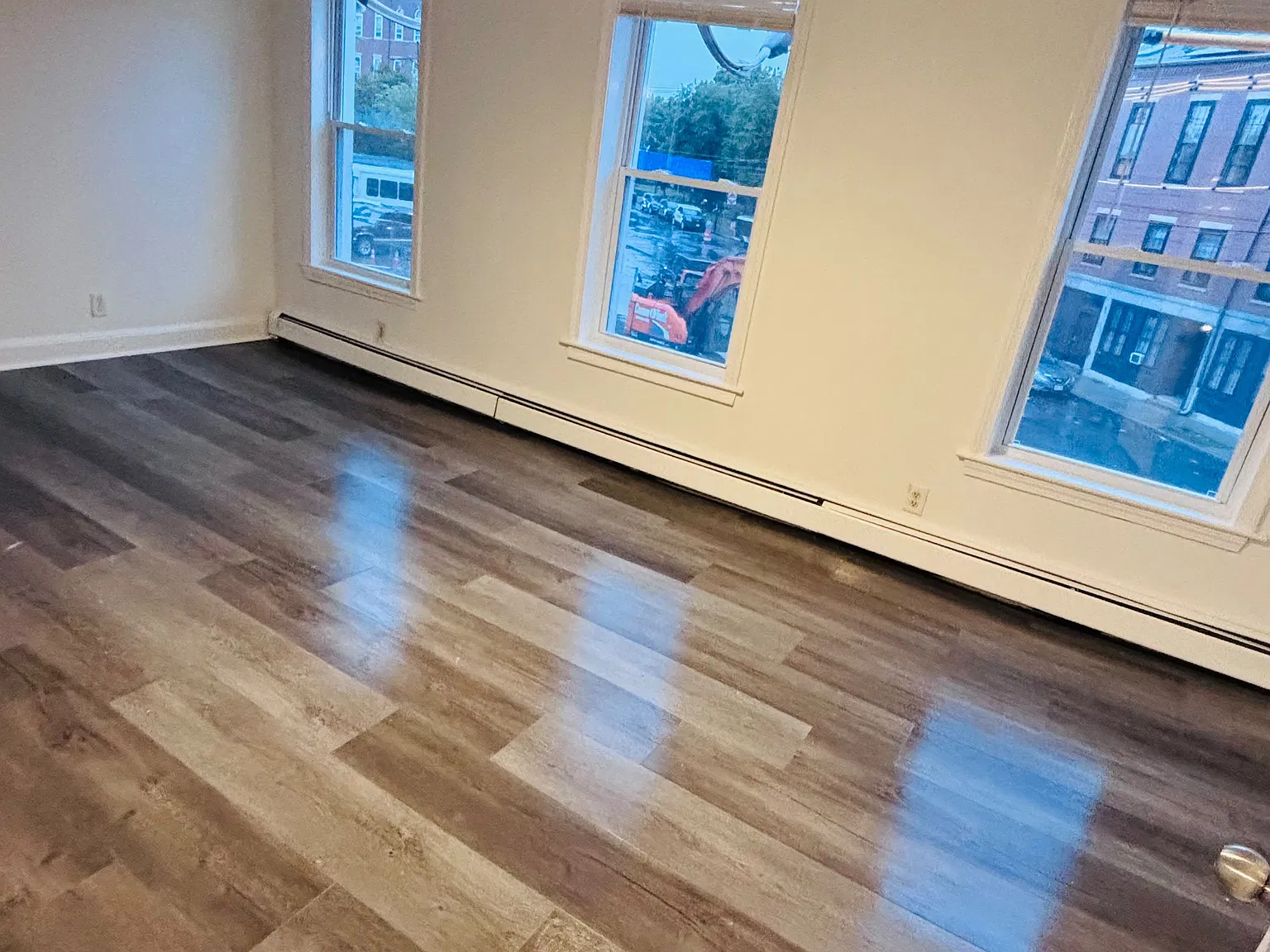 1 bed, 1.0 bath, $2,100 — Photo 2