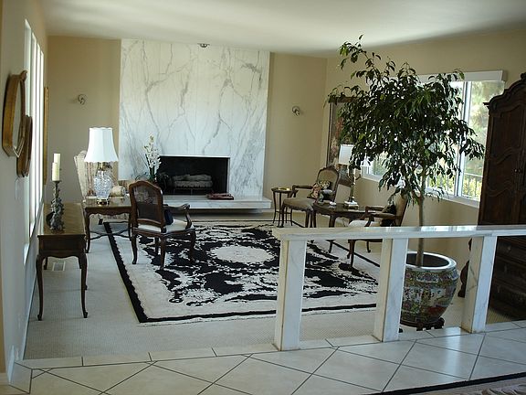 3rd image of 2829 N Mountain Ave
