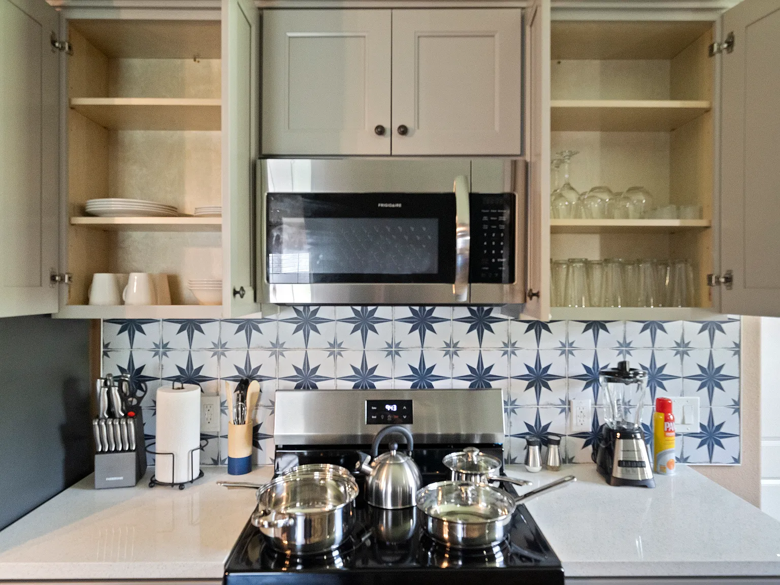 1 bed, 798 sqft, $1,800 — Photo 2