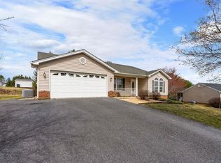 74 Longview Cir, Fishersville, VA 22939