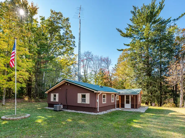 6527 S James Rd, Baldwin, MI 49304