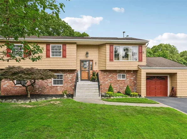 23 Nicole Court, Bohemia, NY 11716