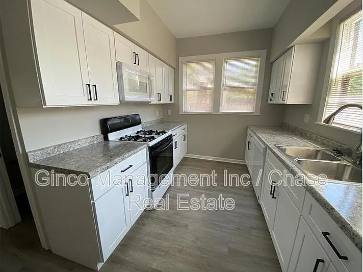 3 bed, 1.0 bath, 1190 sqft, $1,795 — Photo 2