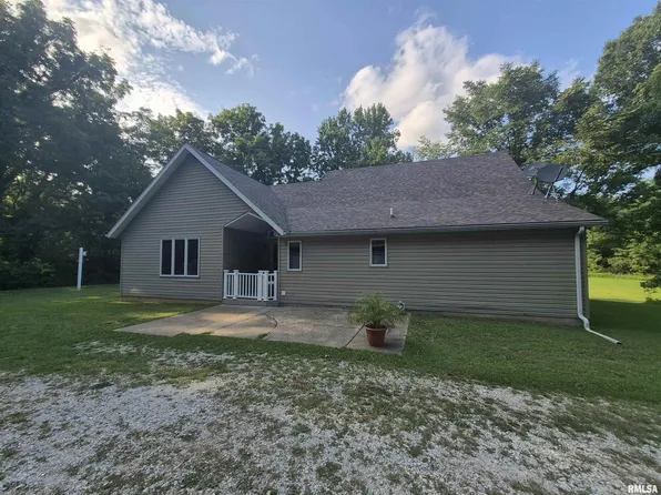 7507 Clayton Rd, Virginia, IL 62691