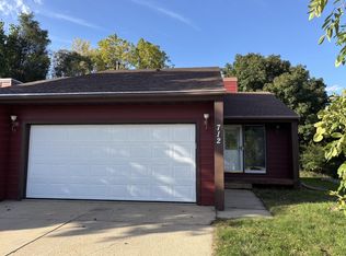 712 Neville Ct SE, Rochester, MN 55904