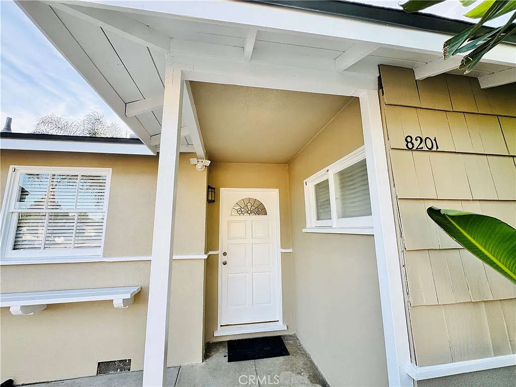 4 bed, 2674 sqft, $4,150 — Photo 2