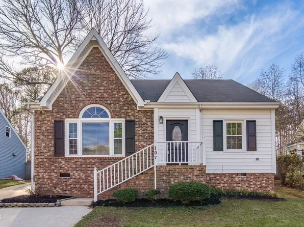 107 Kingsmill Rd, Cary, NC 27511