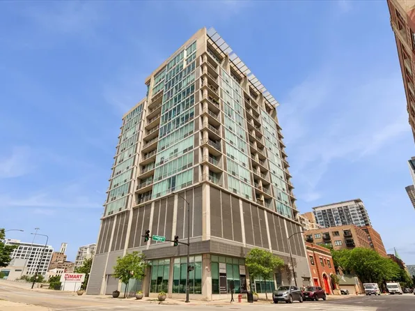 700 W Van Buren St APT 1305, Chicago, IL 60607