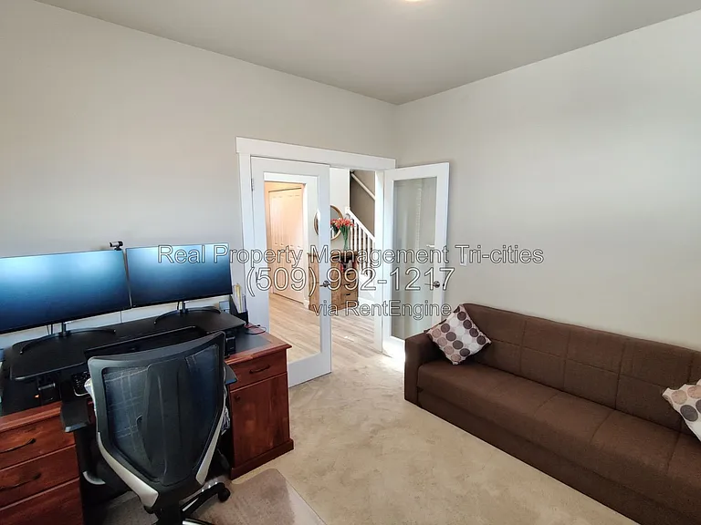 1108 S Kansas Pl — Photo 5