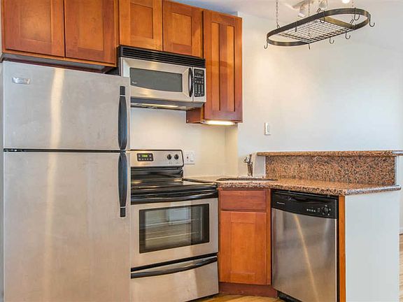 5th image of 108 Waldo Ave APT 3D