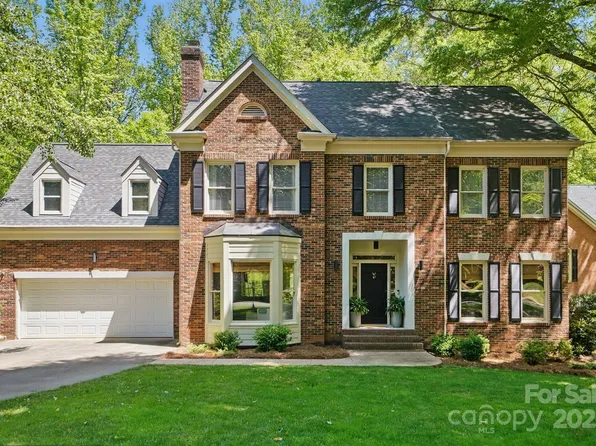 902 Hoke Trl, Cramerton, NC 28032