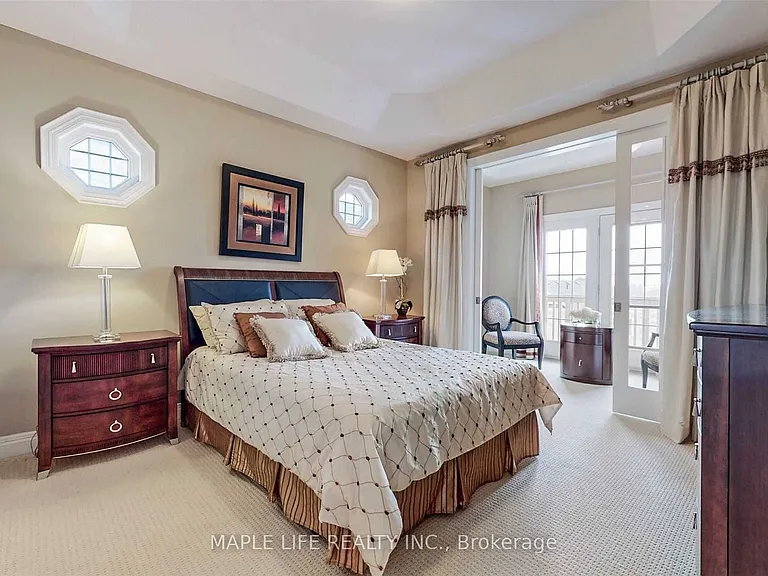 246 Sir Benson Dr — Photo 23