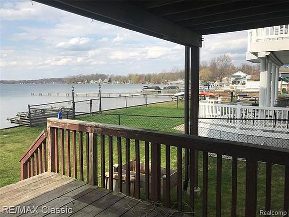 5th image of 381 E Shore Dr