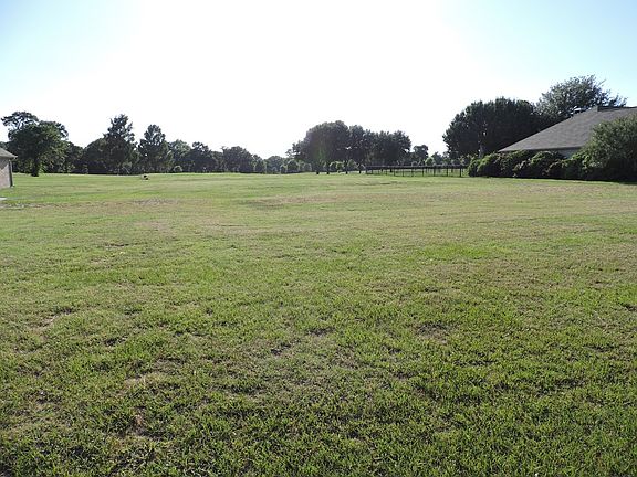 3rd image of 17654 Country Club Dr