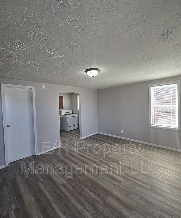1st image of 938 N Broadway Ave APT 4