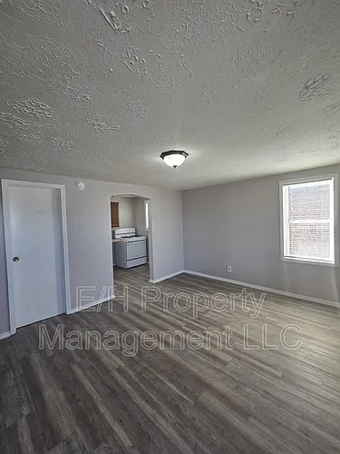 938 N Broadway Ave #4 Photo 1
