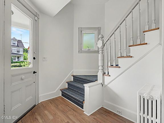 3rd image of 107 Havemeyer Pl