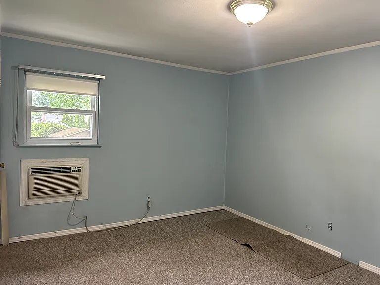 51 Babylon Ave — Photo 6