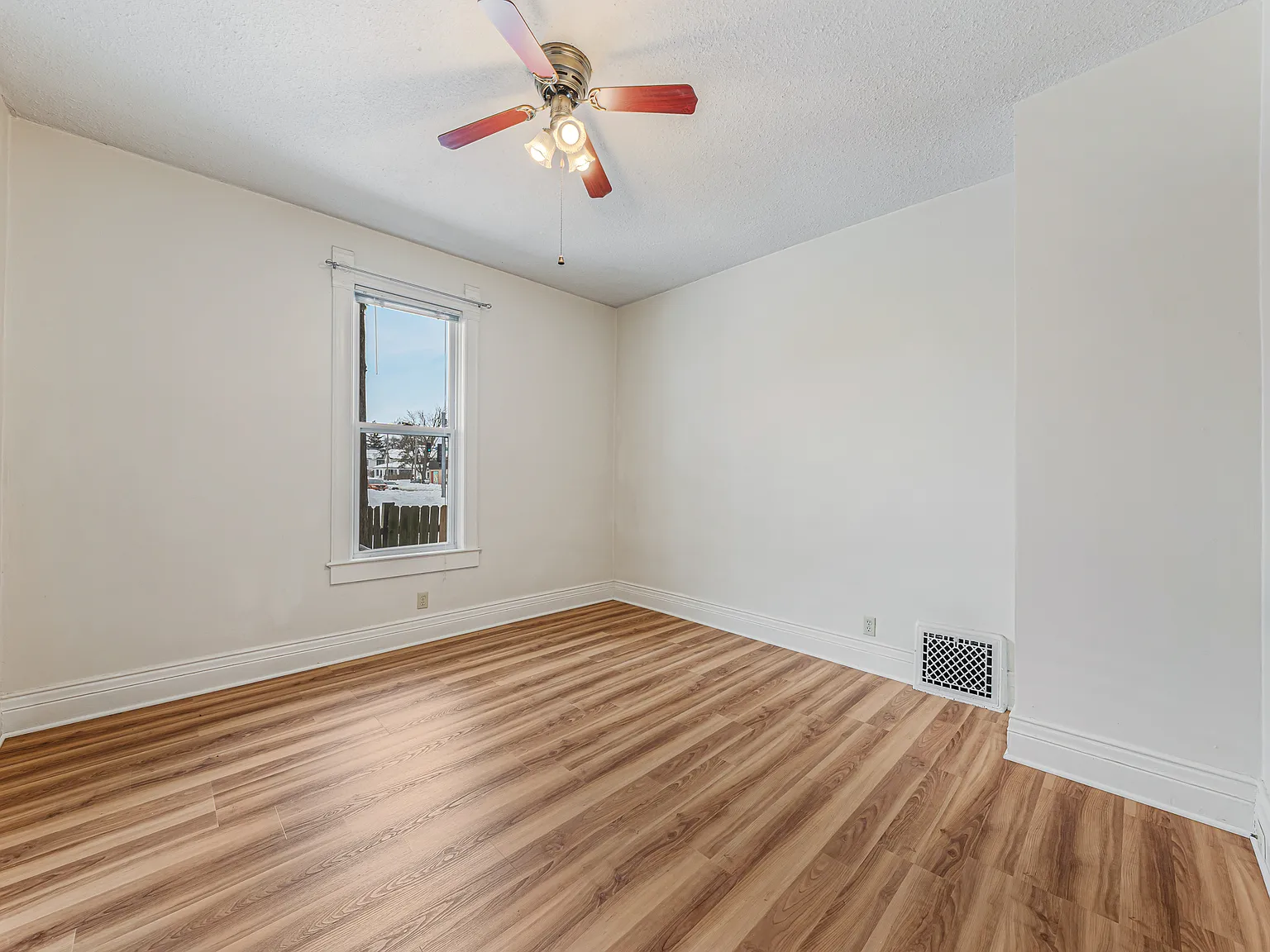 2 bed, 1015 sqft, $1,200 — Photo 2