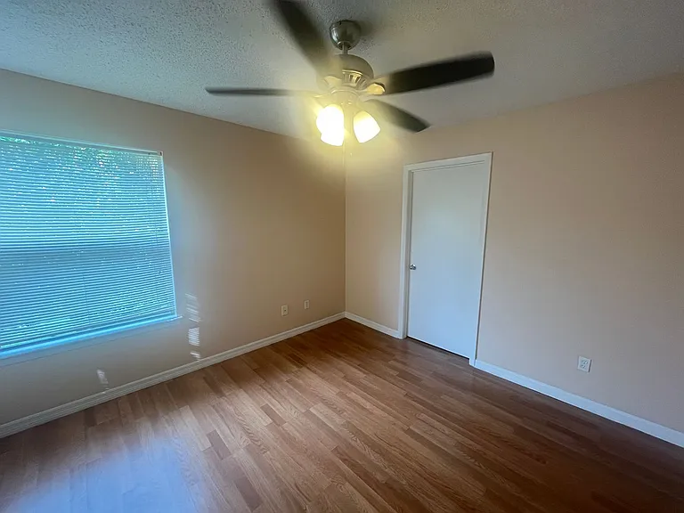 2597 Grassy Point Dr #203 — Photo 7